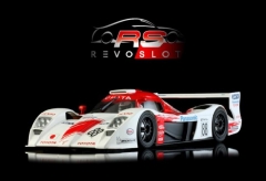 Revoslot Toyota GT-One limited Edition racing white Nr. 88 M 1:32